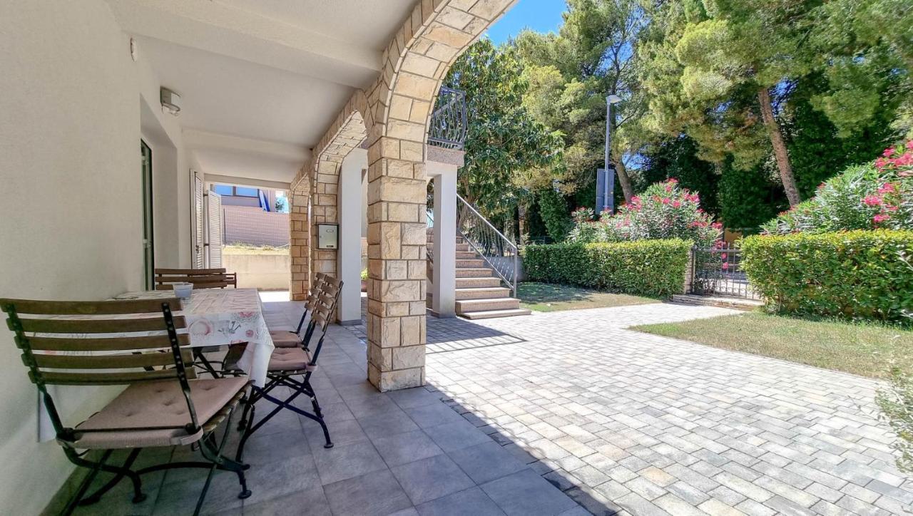 Appartement Ena à Novigrad Istria Extérieur photo