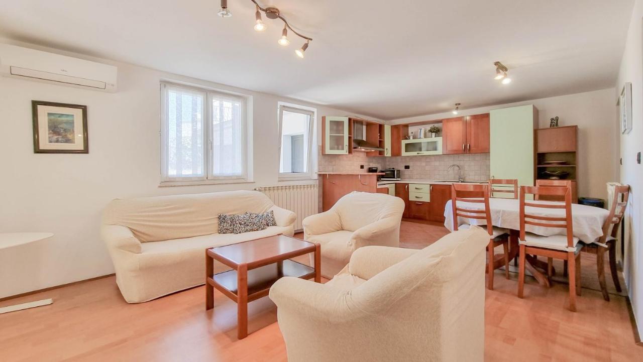 Appartement Ena à Novigrad Istria Extérieur photo