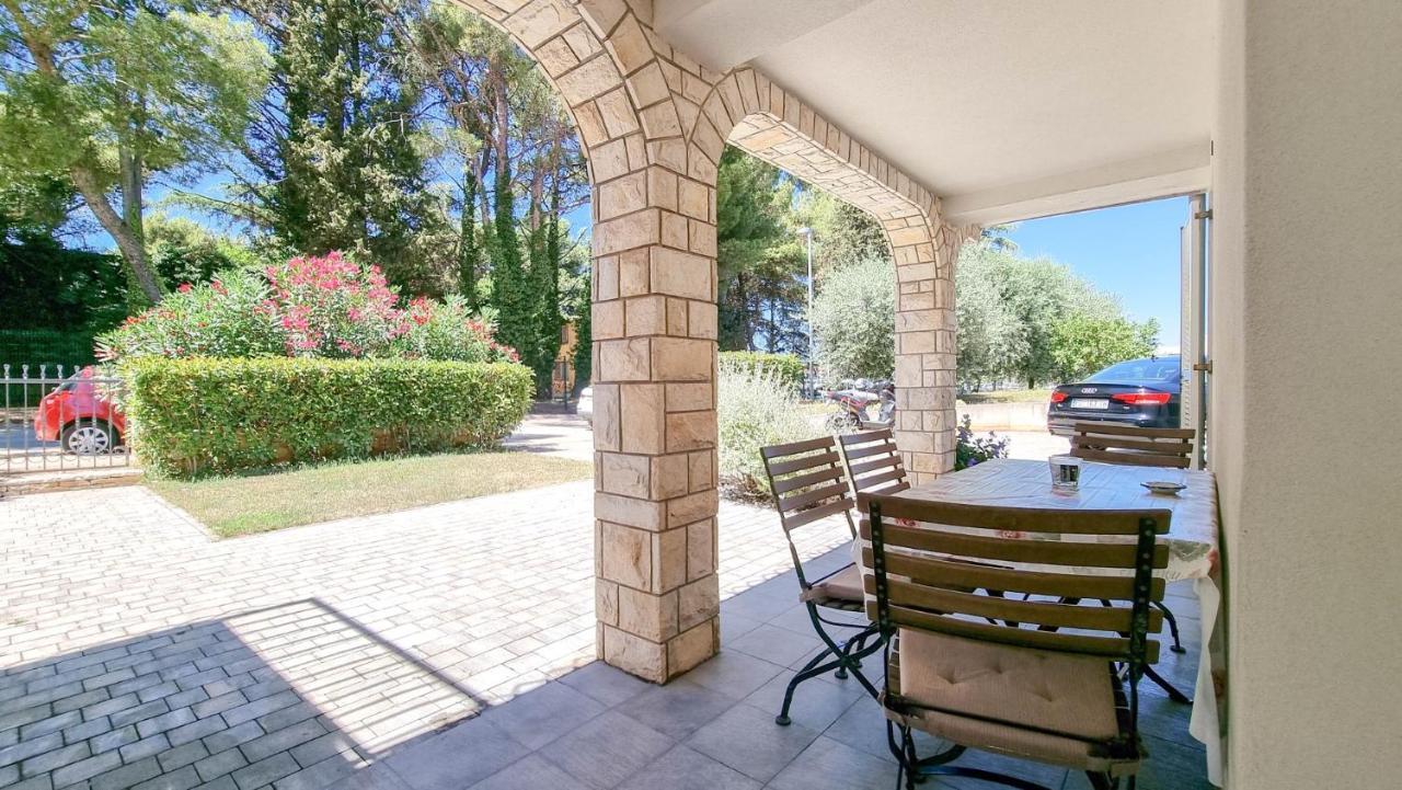 Appartement Ena à Novigrad Istria Extérieur photo
