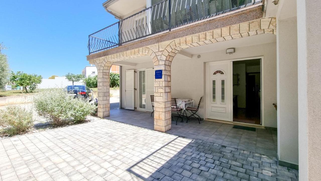 Appartement Ena à Novigrad Istria Extérieur photo